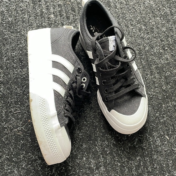 Nizza Adidas Sz 8 - Picture 2 of 4